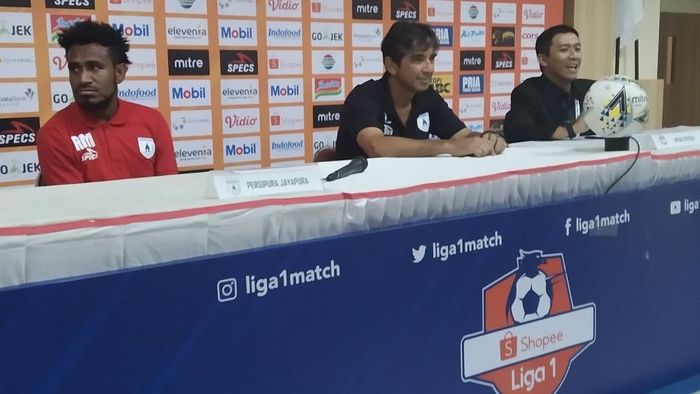 Persipura Jayapura mengakui Persib Bandung memang layak menang. (Foto: Wisma Putra) Persipura Jayapura mengakui Persib Bandung memang layak menang. (Foto: Wisma Putra)