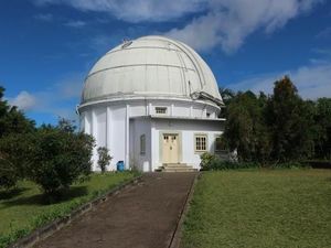 Lampu Sorot Hiburan Malam Ganggu Pengamatan Observatorium Bosscha Lampu Sorot Hiburan Malam Ganggu Pengamatan Observatorium Bosscha