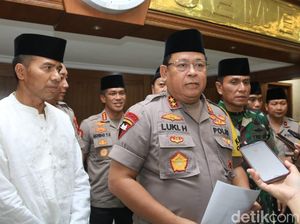 Polda Jatim Gagalkan Tiga Bus Diduga Massa People Power ke Jakarta Polda Jatim Gagalkan Tiga Bus Diduga Massa People Power ke Jakarta