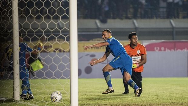 Persib Bandung saat mengalahkan Persipura Jayapura 3-0. (