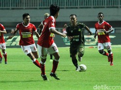 PS Tira Persikabo bertanding melawan Perseru Badak Lampung di Stadion Pakansari, Cibinong, Sabtu (18/5/2019) malam WIB.
