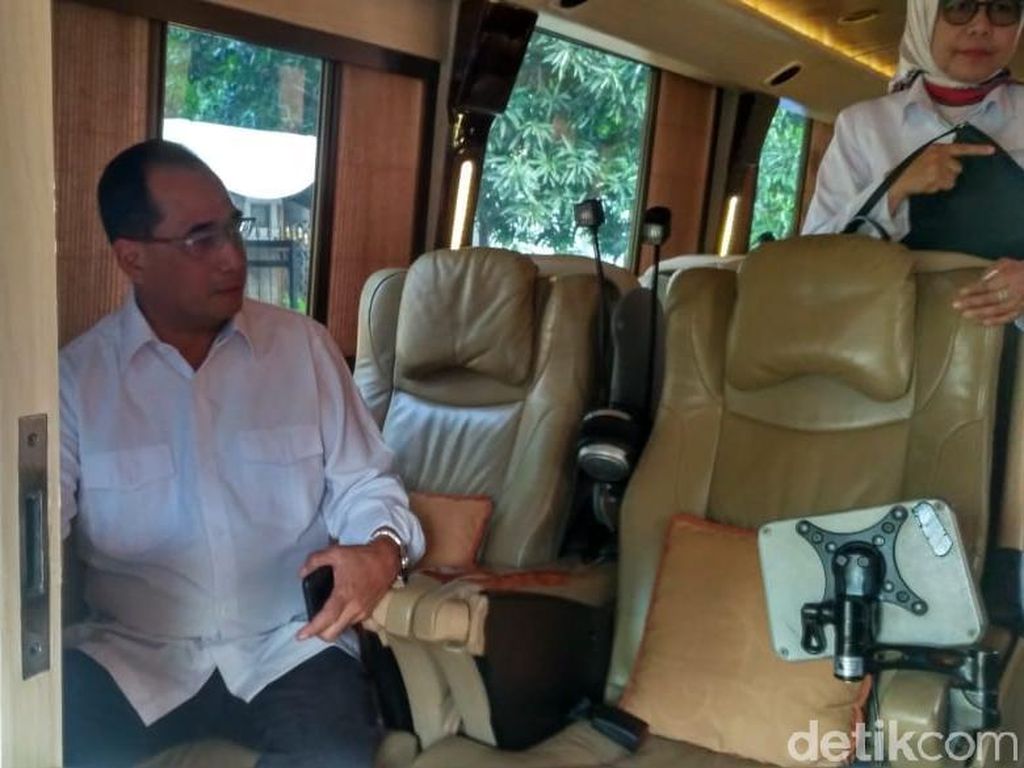 Naik Bus, Budi Karya Cek Kesiapan Jalur Mudik Tol Trans Jawa Naik Bus, Budi Karya Cek Kesiapan Jalur Mudik Tol Trans Jawa