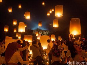 Harga Tiket Pelepasan Lampion Saat Waisak di Candi Borobudur