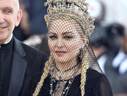 Madonna Unggah Foto Mesra dengan Pacarnya yang Ulang Tahun ke-26
