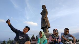 Asyiknya Ngabuburit di Monumen Jenderal Sudirman Pacitan