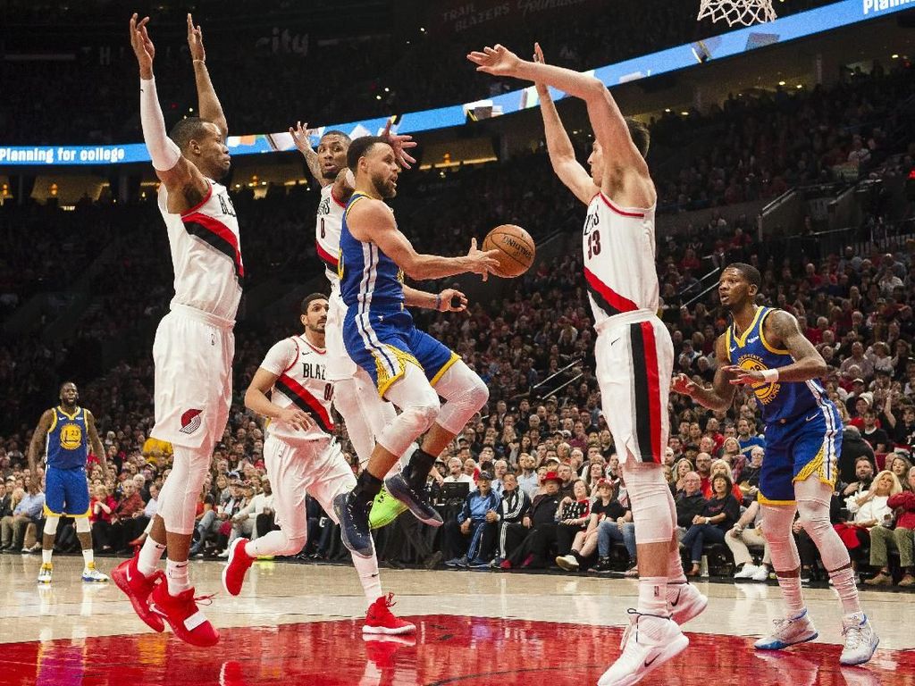 Hasil NBA: Menangi Gim Ketiga, Warriors Selangkah ke Final Hasil NBA: Menangi Gim Ketiga, Warriors Selangkah ke Final