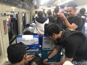 Seorang WNA Penumpang Kereta di Jember Bingung Saat Disweeping Polisi