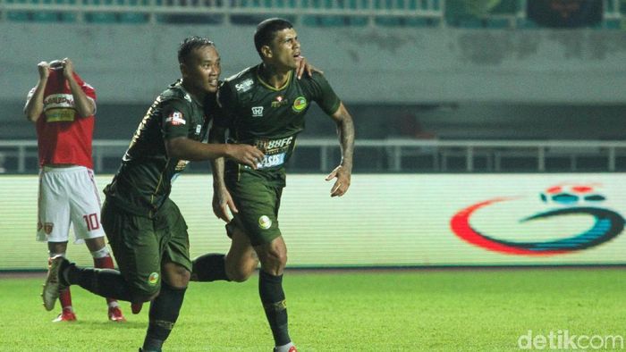 PS Tira Persikabo menang 3-0 atas Perseru Badak Lampung. (Foto: Rifkianto Nugroho/detikcom) PS Tira Persikabo menang 3-0 atas Perseru Badak Lampung. (Foto: Rifkianto Nugroho/detikcom)