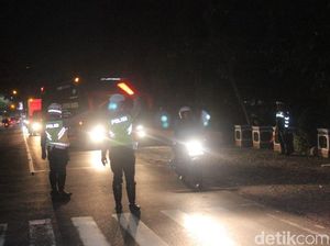 Jalur Pantura Probolinggo Dirazia Cegah Keberangkatan Massa Aksi 22 Mei Jalur Pantura Probolinggo Dirazia Cegah Keberangkatan Massa Aksi 22 Mei
