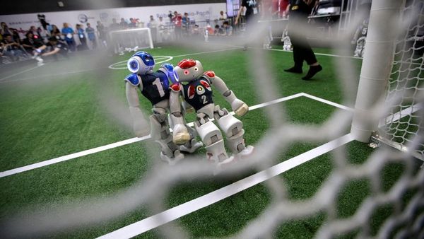 Gol! Begini Serunya Robot Main Sepakbola