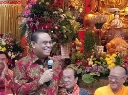 Perayaan Waisak, MenPAN RB-Kapolda Metro Pesan Jaga Kedamaian Usai Pemilu