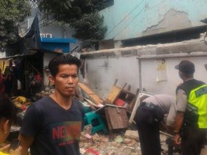 Polisi Tetapkan Tersangka Robohnya Tembok SD di Sawah Besar Besok