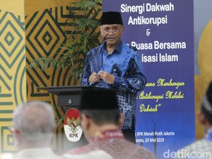 Ketua KPK: Pegawai Undang UAS Diperiksa Semata Terkait Tak Patuhi Pimpinan Ketua KPK: Pegawai Undang UAS Diperiksa Semata Terkait Tak Patuhi Pimpinan