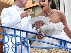 Usai Hadiri Cannes 2019, Nick Jonas dan Priyanka Chopra Makan Pizza Bareng