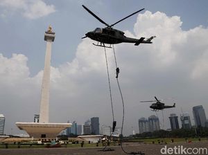 TNI Pamer Teknik Fast Roping untuk Pengamanan 22 Mei