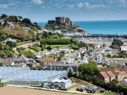 Duh! Dinas Pariwisata Daerah Ini Mau Legalkan Ganja Buat Tarik Turis