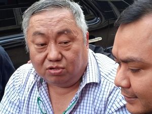 Kisah Lieus Sungkharisma: Dukung Jokowi, Pro Prabowo, Ditangkap Polisi Kisah Lieus Sungkharisma: Dukung Jokowi, Pro Prabowo, Ditangkap Polisi
