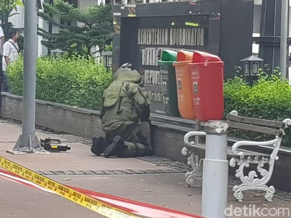Ada Benda Mencurigakan di Depan Kemenko Perekonomian, Ternyata Isi Cartridge Ada Benda Mencurigakan di Depan Kemenko Perekonomian, Ternyata Isi Cartridge