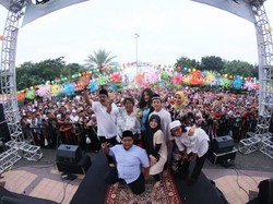 Promosi Si Doel The Movie 2, Rano Karno Bagi Makanan ke 3000 Orang