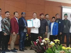 Menristekdikti Imbau Mahasiswa Tak Gelar Aksi 22 Mei Menristekdikti Imbau Mahasiswa Tak Gelar Aksi 22 Mei