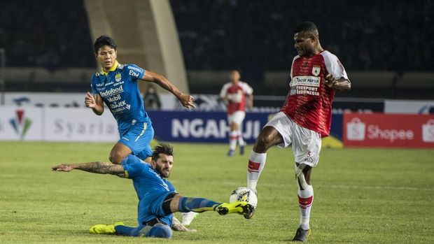 Achmad Jufriyanto berstatus pemain pinjaman di Bhayangkara FC.