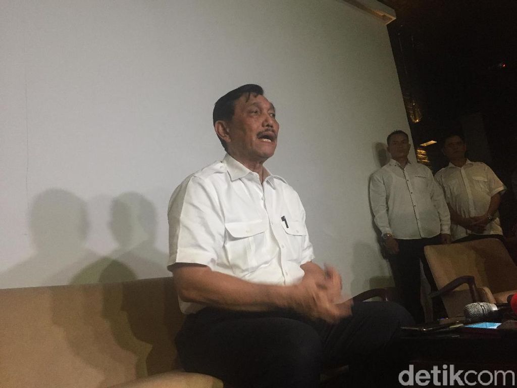 Luhut Tegaskan Peringatan Potensi Teror 22 Mei Tak Politis Luhut Tegaskan Peringatan Potensi Teror 22 Mei Tak Politis