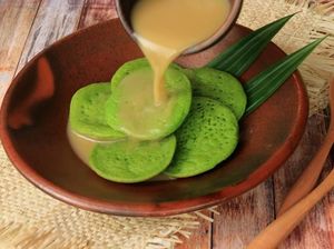 Menu Buka Puasa Tradisional, Serabi Bersaus Legit Harum