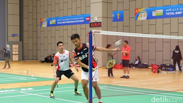 Melihat Latihan Tim Bulutangkis Indonesia Jelang Lawan Denmark