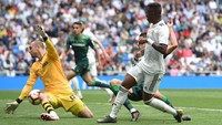 Meski tak memberi pengaruh bagi posisi klasemen, laga Real Madrid kontra Real Betis tersebut tentu tidak memuaskan bagi El Real. Sepanjang musim 2018/2019 ini El Real telah menelan 12 kekalahan. Denis Doyle/Getty Images.