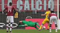 Milan memanfaatkan momentum itu. Serangan-serangan mereka kian tajam hingga berujung gol kedua di menit ke-66.