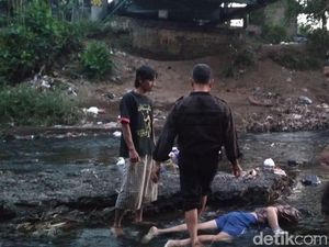 Pencari Ikan Temukan Sesosok Mayat Pria dengan Selang Infus di Tangan