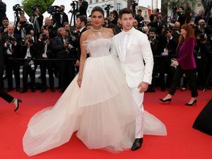 Ucapan Romantis Priyanka Chopra dan Nick Jonas di Ultah Pertama Pernikahan Ucapan Romantis Priyanka Chopra dan Nick Jonas di Ultah Pertama Pernikahan