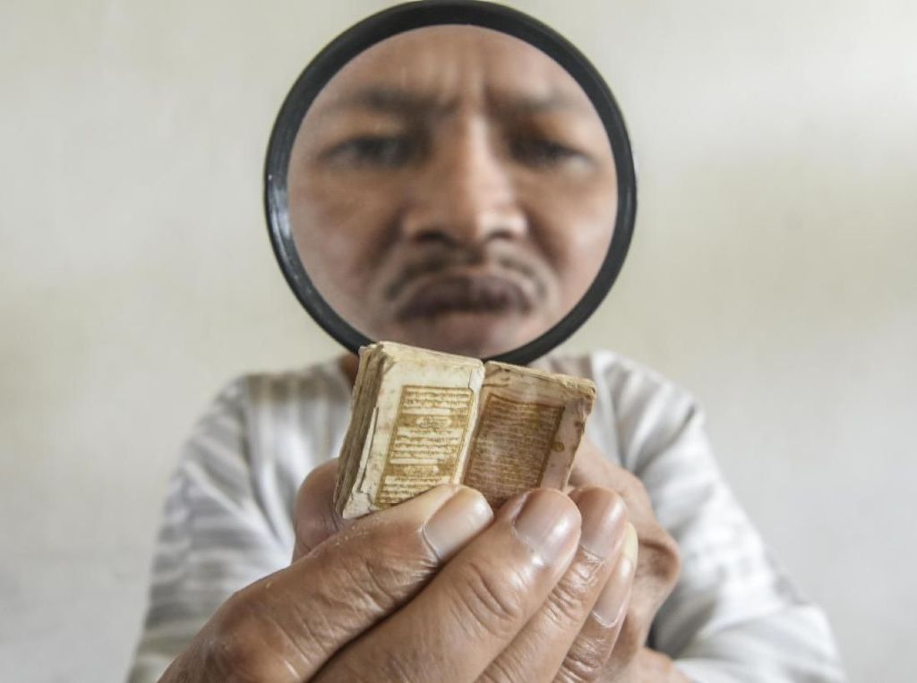 Al Quran Terkecil di Dunia, Ada di Indonesia