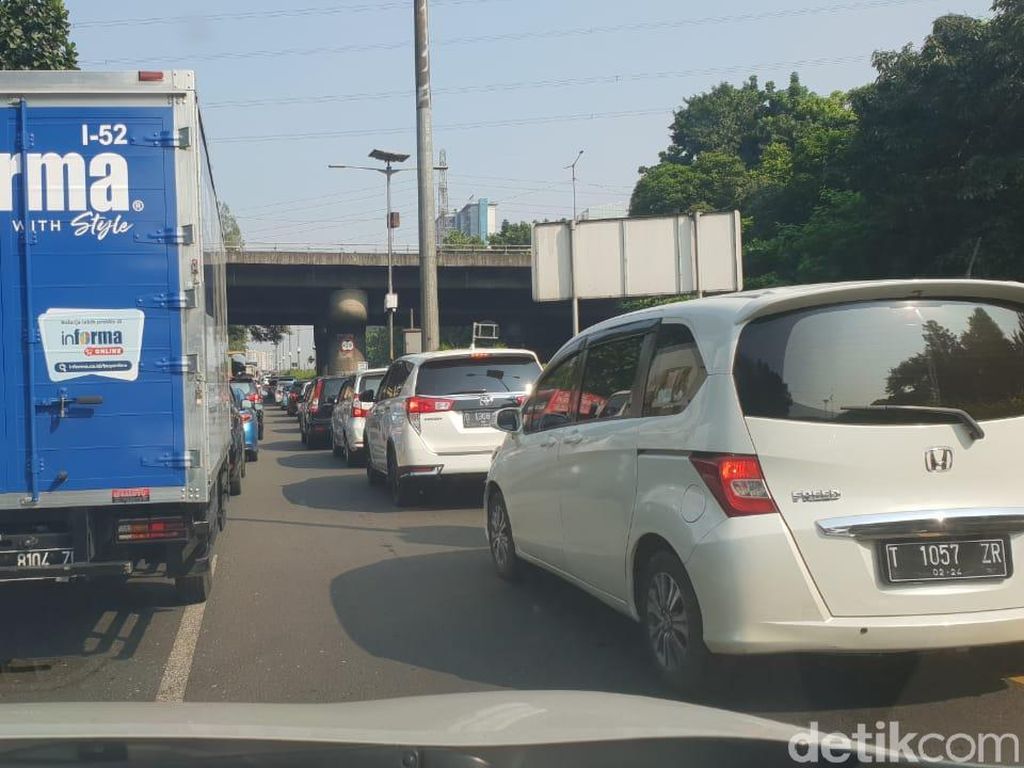 Pagi Ini, Kemacetan Terjadi di Sejumlah Ruas Tol Sekitar Jakarta Pagi Ini, Kemacetan Terjadi di Sejumlah Ruas Tol Sekitar Jakarta