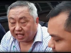 Ditangkap Polisi, Lieus Sungkharisma: Saya Diangkat Kayak Ogoh-ogoh! Ditangkap Polisi, Lieus Sungkharisma: Saya Diangkat Kayak Ogoh-ogoh!
