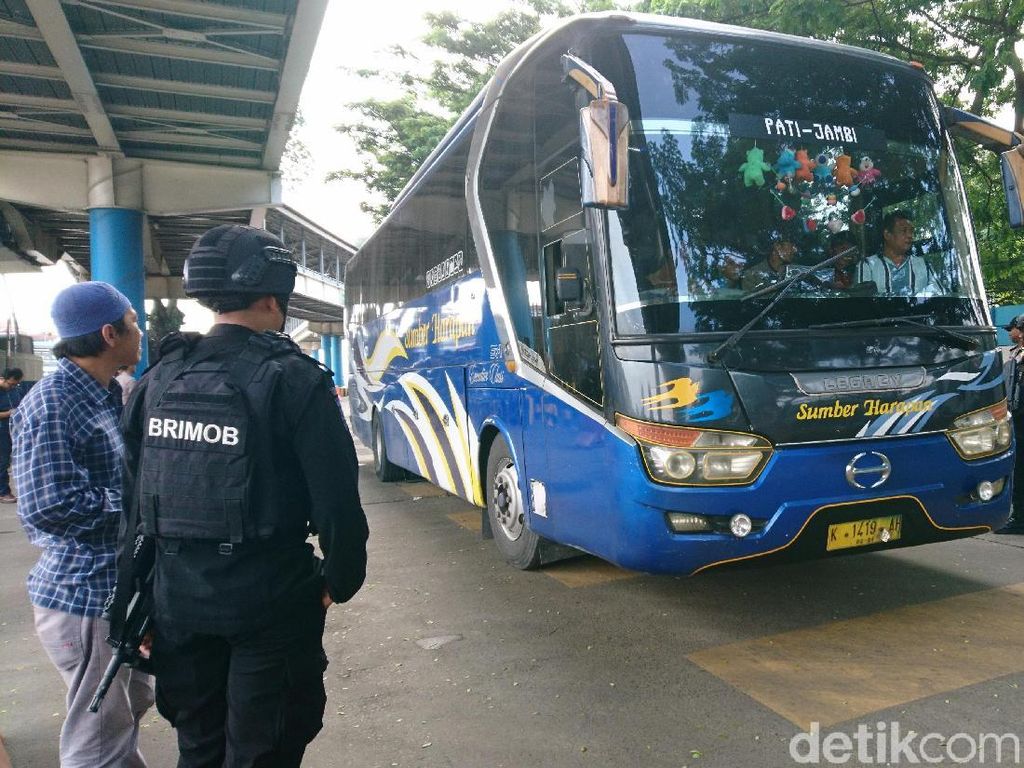 Antisipasi 22 Mei, Penumpang di Pelabuhan Merak Dirazia Antisipasi 22 Mei, Penumpang di Pelabuhan Merak Dirazia
