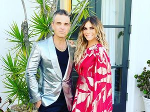 Super Romantis, Robbie Williams Melamar Lagi Istrinya di Pesta Ulang Tahunnya Super Romantis, Robbie Williams Melamar Lagi Istrinya di Pesta Ulang Tahunnya