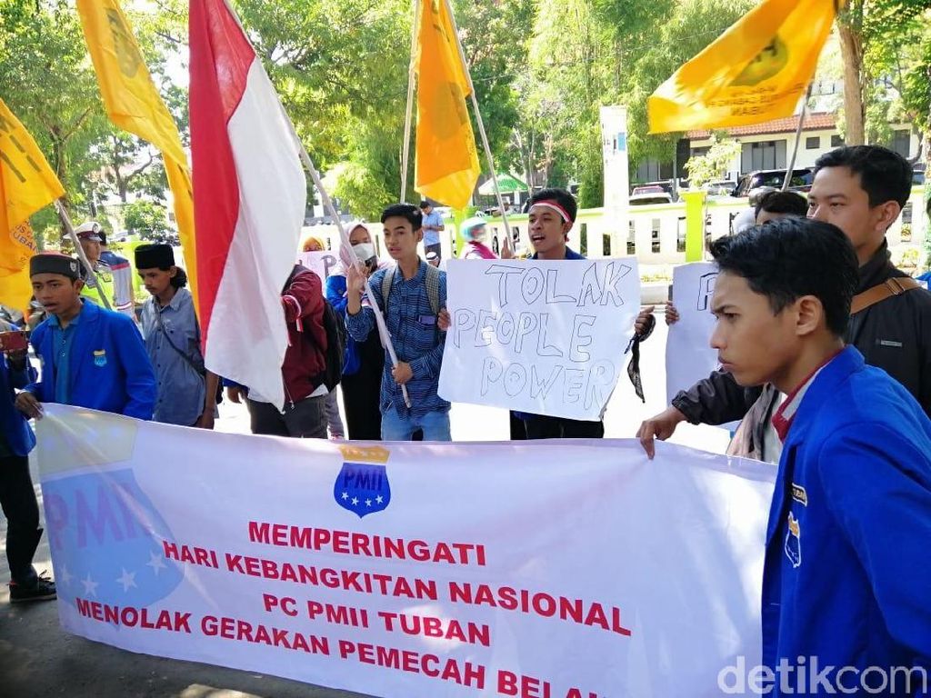 Mahasiswa Tuban Tolak Gerakan Pemecah Belah Bangsa Mahasiswa Tuban Tolak Gerakan Pemecah Belah Bangsa