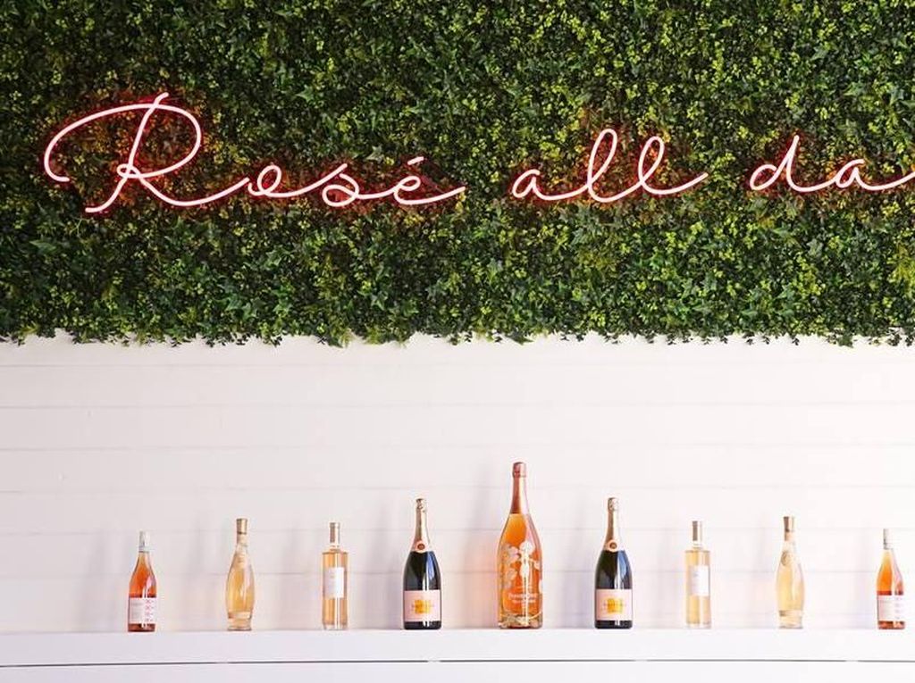 Perusahaan Ini Rela Membayar Rp 145 Juta Hanya Untuk Minum Wine Perusahaan Ini Rela Membayar Rp 145 Juta Hanya Untuk Minum Wine
