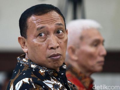 Ekspresi Sekjen dan Bendahara KONI Saat Divonis Hakim Tipikor