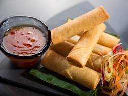 Yuk Bikin Spring Roll dengan Isian Siomay Ayam untuk Berbuka Puasa