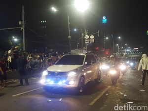 Pendemo Bubar, Lalin MH Thamrin Kembali Dibuka