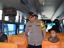 Antisipasi Aksi 22 Mei, Polisi Bondowoso Sekat Penumpang Keluar Kota