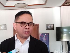 Berpulangnya Viryan Azis dan Buku Pencarian Hari Lahir KPU Berpulangnya Viryan Azis dan Buku Pencarian Hari Lahir KPU