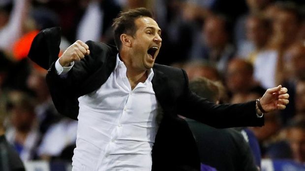 Hakim Ziyech jadi rekrutan pertama Frank Lampard di Chelsea.