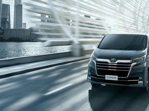 MPV Wah Toyota Granvia