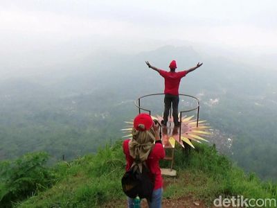 Foto Tempat Ngabuburit di Purworejo: Puncak Khayangan Sigendol
