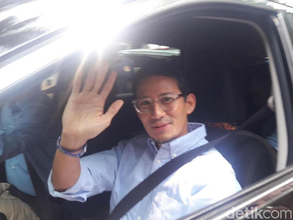 Sandiaga Merapat ke Kediaman Prabowo di Kertanegara Sandiaga Merapat ke Kediaman Prabowo di Kertanegara
