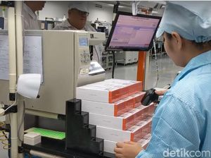 Perakit iPhone Beli Saham Perusahaan Indonesia