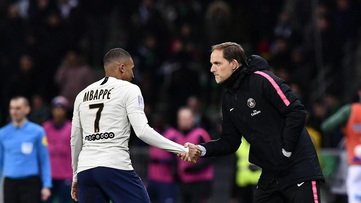 Thomas Tuchel dan Kylian Mbappe. (Foto: Jeff Pachoud / AFP)